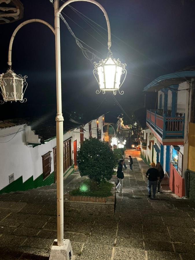 ホテル Spanglish Colombia ヘリコ エクステリア 写真