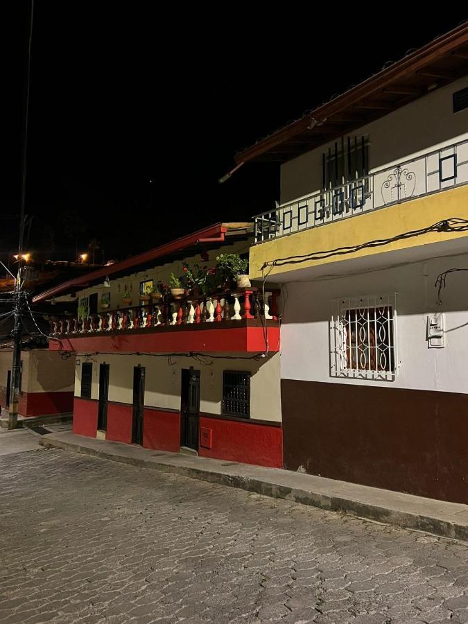 ホテル Spanglish Colombia ヘリコ エクステリア 写真