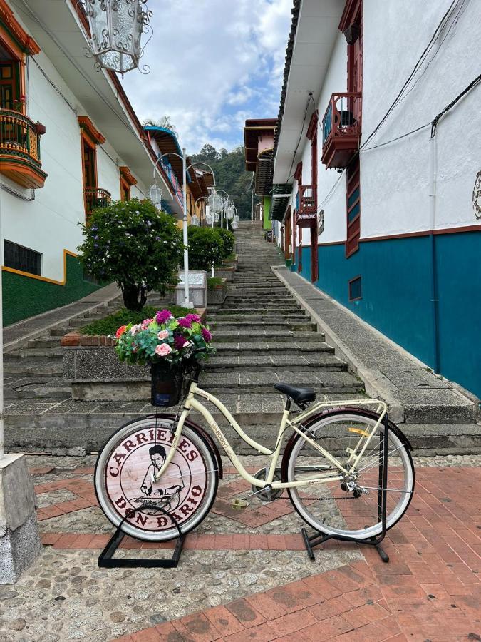 ホテル Spanglish Colombia ヘリコ エクステリア 写真