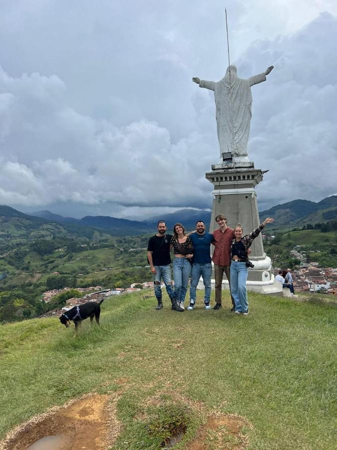 ホテル Spanglish Colombia ヘリコ エクステリア 写真
